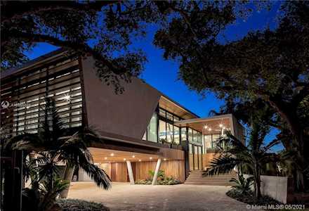2930 Brickell Ave Miami, FL 33129