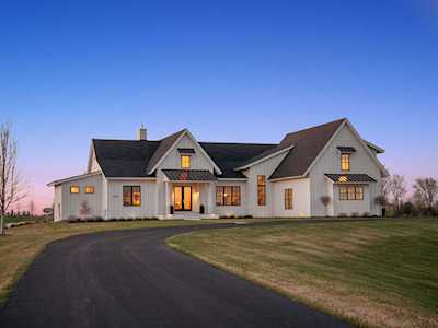 22167 Dakota Avenue Lakeville, MN 55044