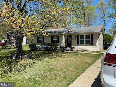 11704 Lancelot Dr Waldorf, MD 20601