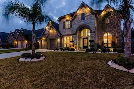 1904 Cayman Bend Ln Pearland, TX 77584