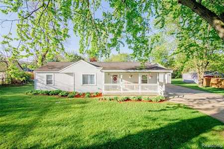 34367 Capitol St Livonia, MI 48150
