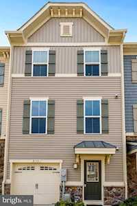 517 Fox River Hills Way Glen Burnie, MD 21060