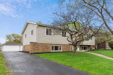 531 N Monarch Ln Addison, IL 60101
