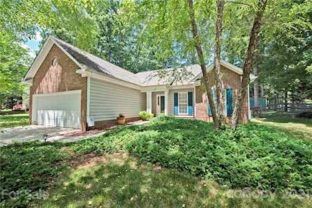 7067 Hunters Bluff Dr Denver, NC 28037
