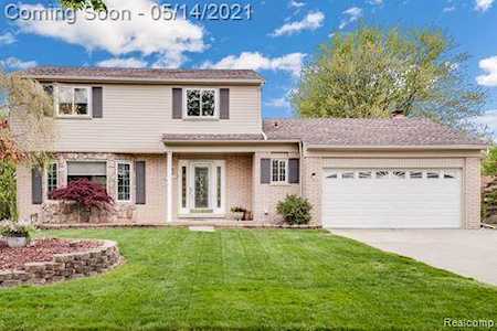 36884 Margareta St Livonia, MI 48152