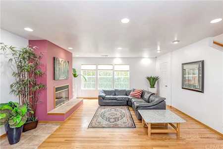 870 Rosecrans Ave Manhattan Beach, CA 90266