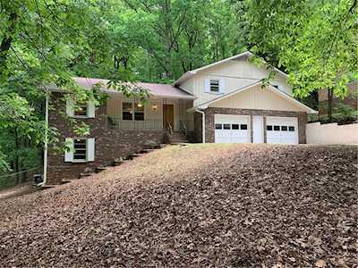 2142 Tourney Dr Marietta, GA 30062