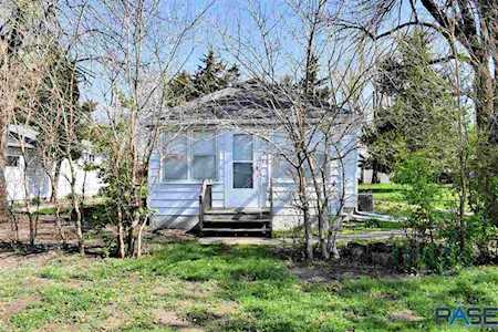 505 W South St Parker, SD 57053