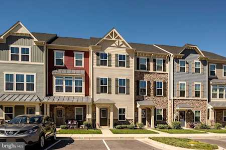 663 Ravenwood Dr Glen Burnie, MD 21060