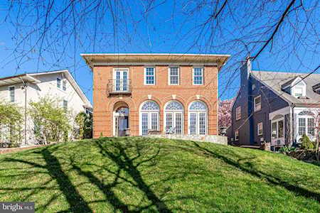 1827 Highland St Arlington, VA 22201
