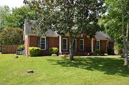 2319 Centertree Dr Murfreesboro, TN 37128