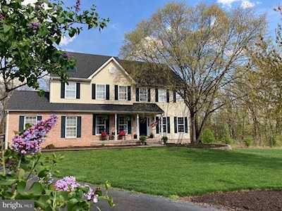 27 Wynnewood Dr Collegeville, PA 19426