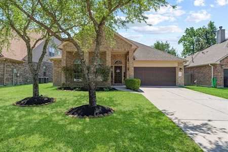 21618 Hansom Dr Porter, TX 77365