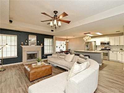 1807 Oakmont LN Cedar Park, TX 78613