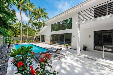 3782 El Prado Blvd Miami, FL 33133