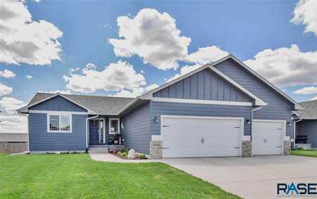 3829 S Attalia Ct Sioux Falls, SD 57110-8560