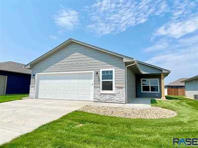 6233 S Buffalo Ridge Ave Sioux Falls, SD 57108
