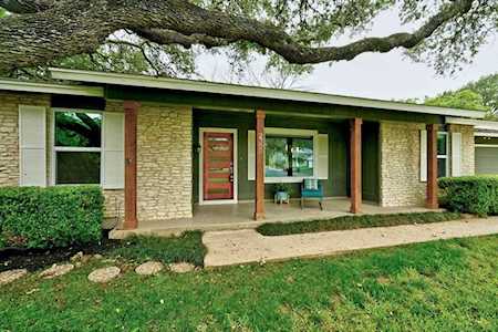2305 Burly Oak DR Austin, TX 78745