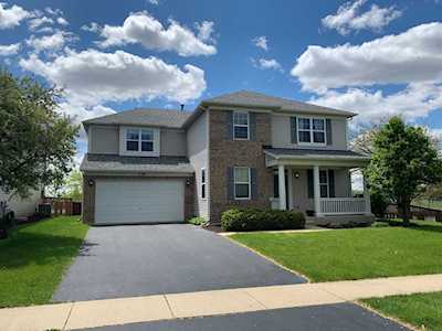 336 Bluegrass Parkway Oswego, IL 60543