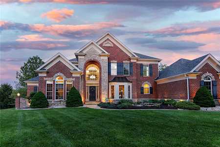 119 Saybridge Manor Lake St Louis, MO 63367