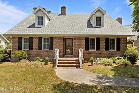 205 Oak Dr Morehead City, NC 28557