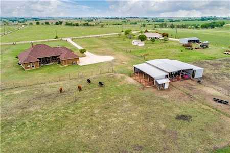 19105 Engelmann LN Manor, TX 78653