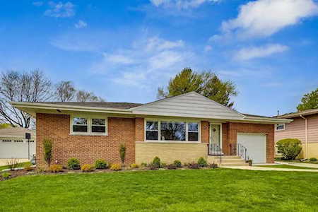 816 N Wilshire Ln Arlington Heights, IL 60004