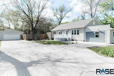 3131 N Jessica Ave Sioux Falls, SD 57104