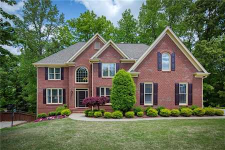 2040 Brooke Forest Ct Alpharetta, GA 30022