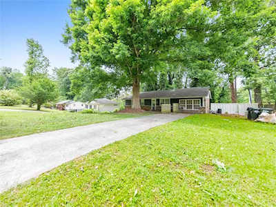 1212 Woodleigh Rd SW Marietta, GA 30008