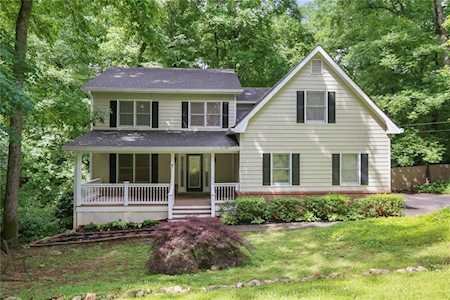 67 Bailey Dr SW Lilburn, GA 30047