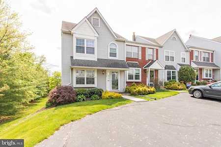 1102 Cathedral Ln Norristown, PA 19403