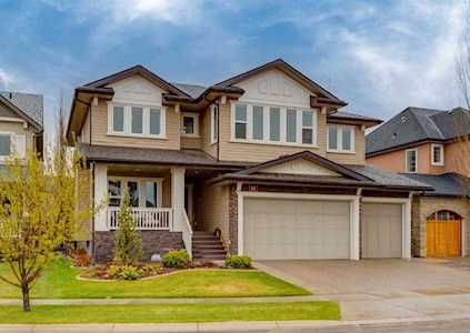 31 Elgin Estates Point SE Calgary, AB T2Z 0N6