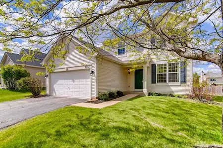2367 Castle Pines Ln Aurora, IL 60503