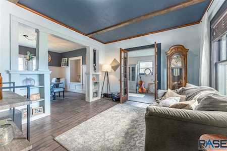 100 W 3Rd St Hartford, SD 57033-2111