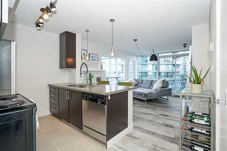 688 Abbott Street #1106 Vancouver, BC V6B 0B9