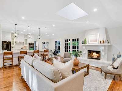 8715 Mountain Ridge DR Austin, TX 78759