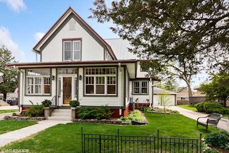 323 S Commonwealth Ave Elgin, IL 60123