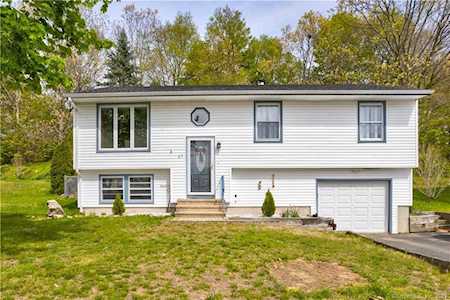 25 Tudor Lane Naugatuck, CT 06770