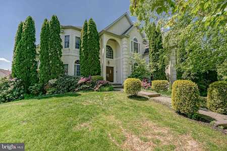 4 Carriage House Ct Cherry Hill, NJ 08003