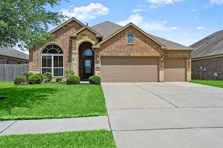 2830 Intrepid Trl Rosenberg, TX 77471