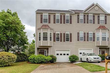 4469 Thorngate Ln Acworth, GA 30101
