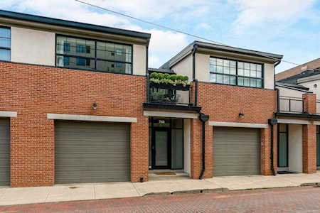 748 N Pearl Street Columbus, OH 43215