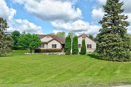 7789 Thunder Bay Dr Hamburg Twp, MI 48169