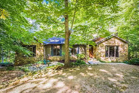 952 Foxridge Ln Caryville, TN 37714