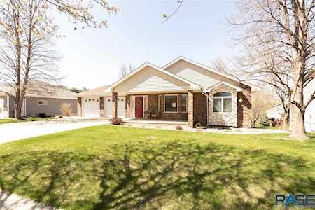 6404 W Thatcher Dr Sioux Falls, SD 57106