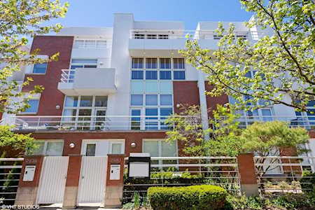 2940 N Hermitage Ave Chicago, IL 60657