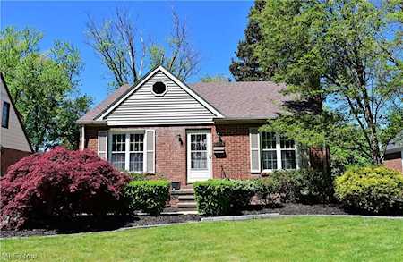 27862 Osborn Rd Bay Village, OH 44140