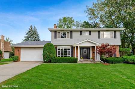 655 Constance Ln Deerfield, IL 60015