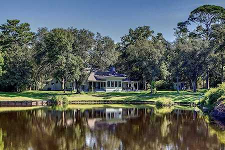126 Canterbury Circle Niceville, FL 32578
